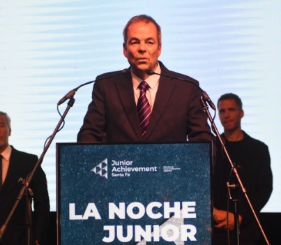 Gustavo Badosa al frente de Junior Achievement Santa Fe